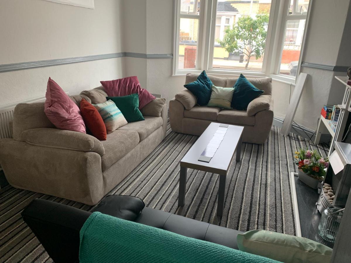 Blackpool Abode - Seaside Cove Экстерьер фото
