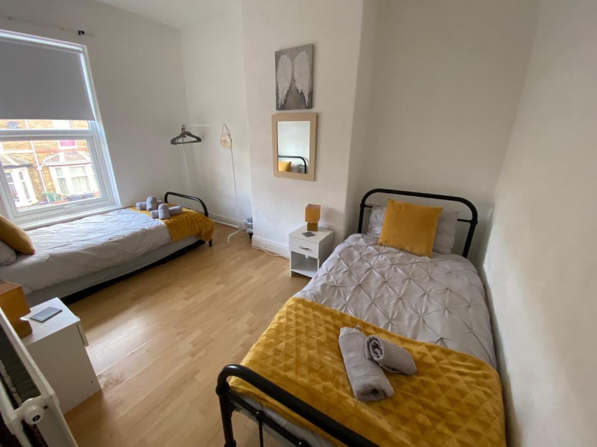 Blackpool Abode - Seaside Cove Экстерьер фото